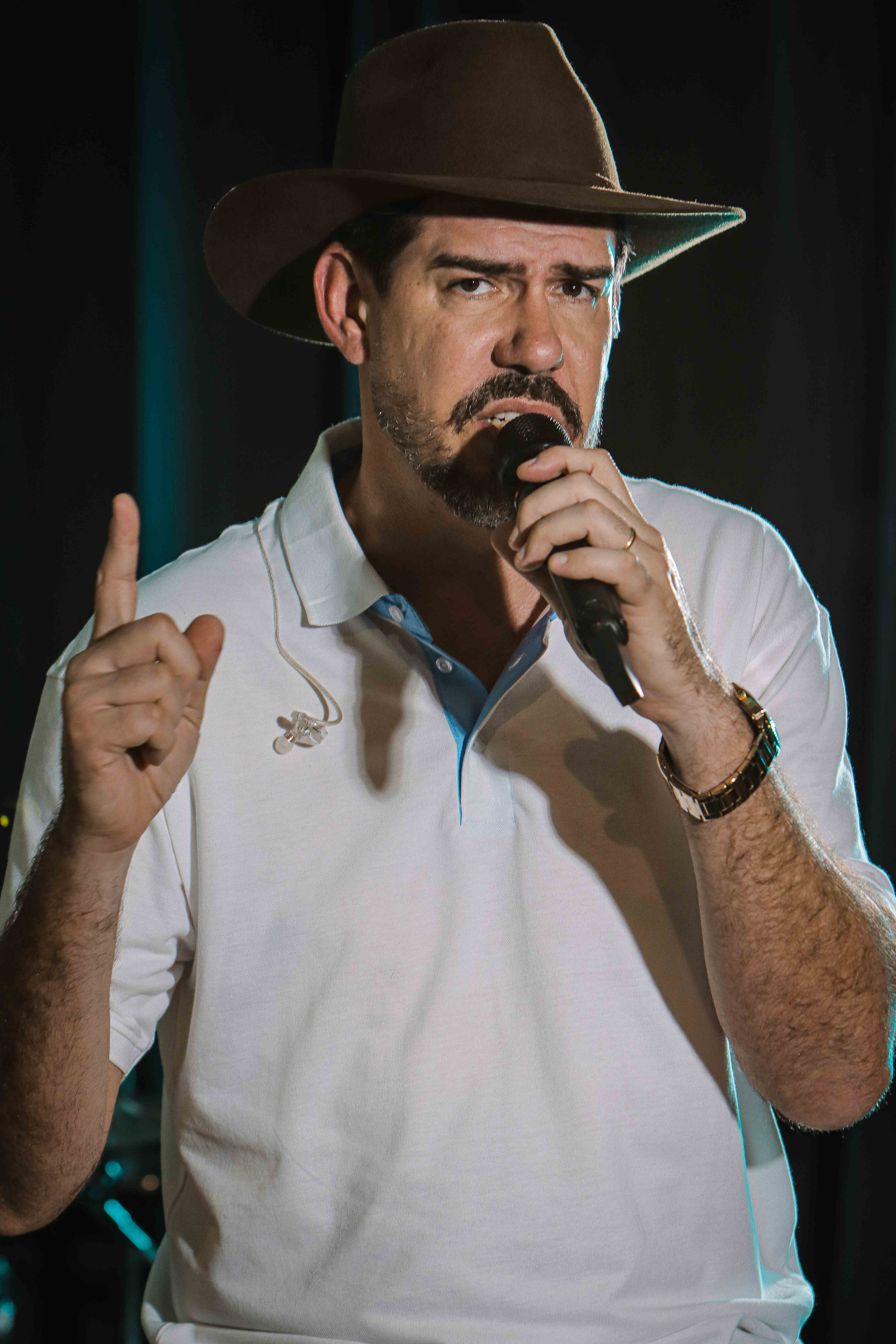 Joao Bruto performance